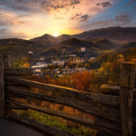 The Nuthouse Ii, Pool Table, Wifi, 1089 Free Tickets Each Paid Day, Dollywood And More Sevierville Luaran gambar